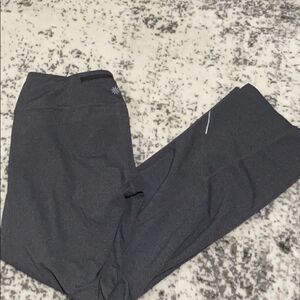 Athleta Grey Workout‎ pants Size M flared in EUC
